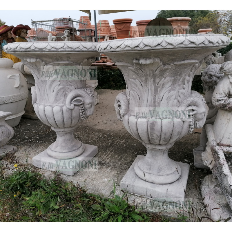 COPPIA DI GRANDI VASI A CALICE IN CEMENTO CM. 90X70